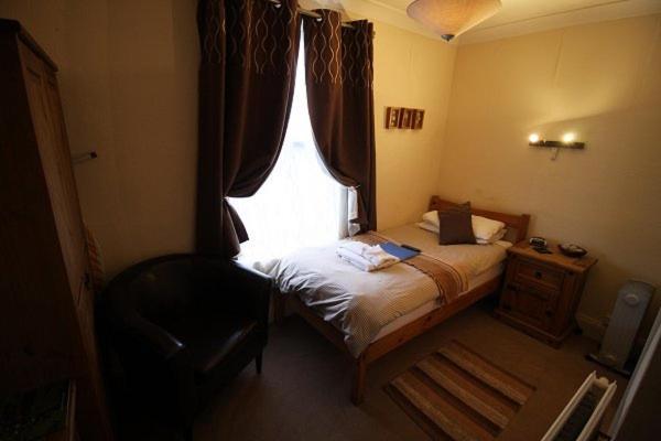 The Lodge Swindon Extérieur photo