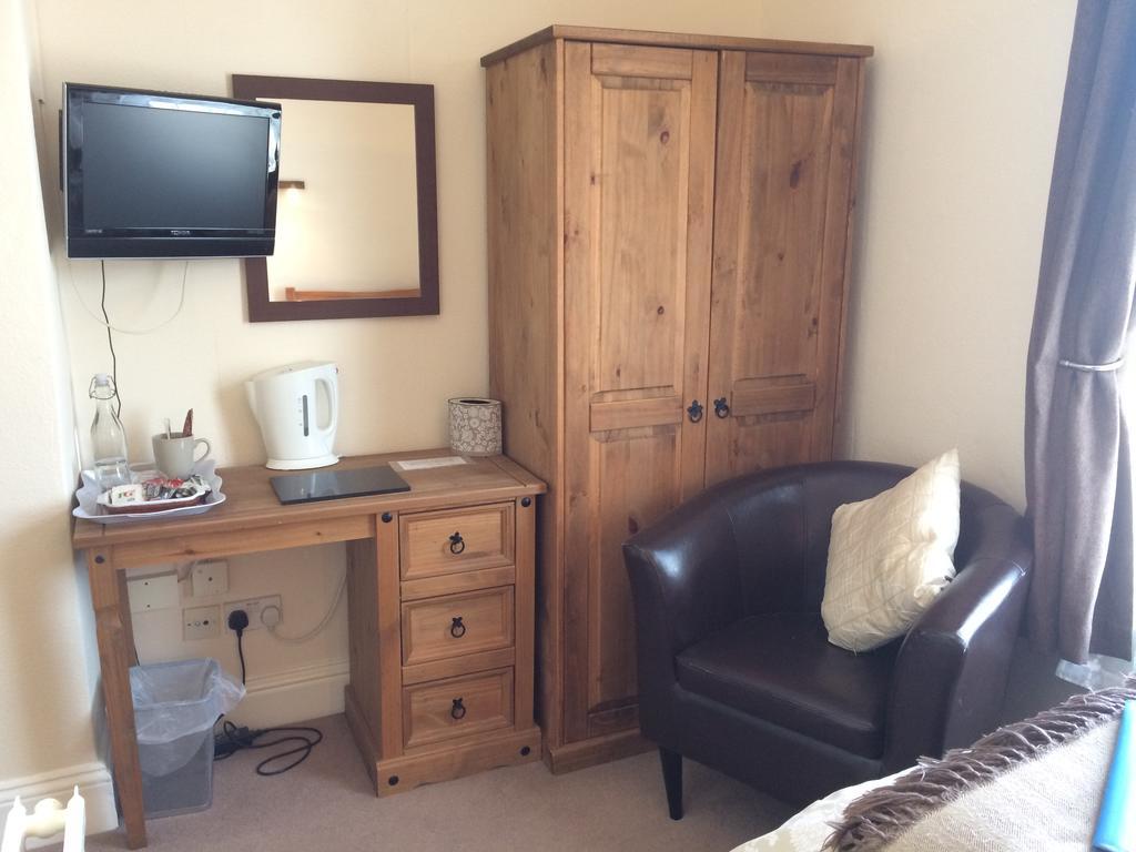 The Lodge Swindon Extérieur photo